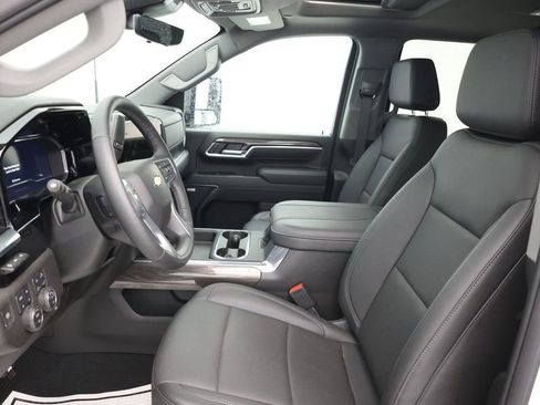 Used 2024 Chevrolet Silverado 3500 LTZ w/ LTZ Plus Package image 16