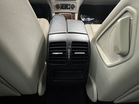 Used 2015 Mercedes-Benz GLK 350 4MATIC image 28