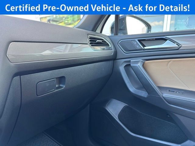 Used 2023 Volkswagen Tiguan SE R-Line AWD/4WD image 16