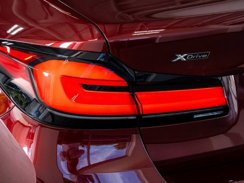 Used 2023 BMW 530e xDrive image 25