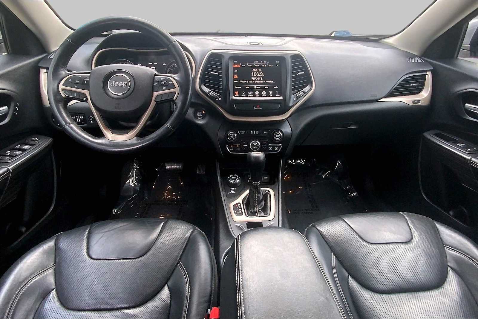 Used 2015 Jeep Cherokee Limited w/ Luxury Group AWD/4WD image 16