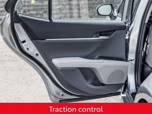 Used 2022 Toyota Camry XLE FWD image 23