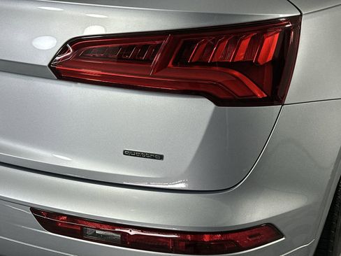 Used 2019 Audi Q5 Prestige w/ Premium Plus Package AWD/4WD image 26