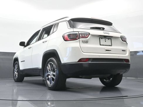 Used 2020 Jeep Compass Latitude FWD image 58