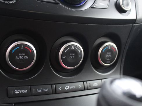 Used 2013 MAZDA MAZDA3 Touring image 24