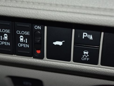 Used 2025 Honda Odyssey Touring image 18