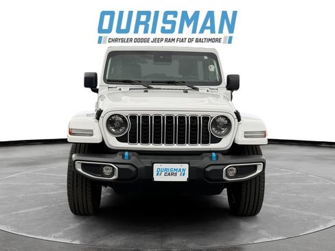Used 2024 Jeep Wrangler Unlimited Sahara AWD/4WD image 8