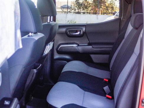 Used 2023 Toyota Tacoma TRD Off-Road image 18