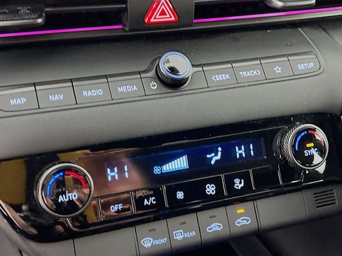 Certified 2025 Hyundai Elantra SEL image 16