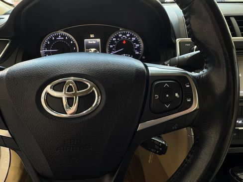 Used 2017 Toyota Camry XLE FWD image 16