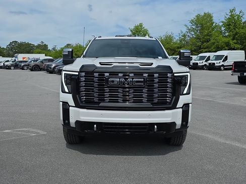 Used 2025 GMC Sierra 2500 Denali Ultimate image 10
