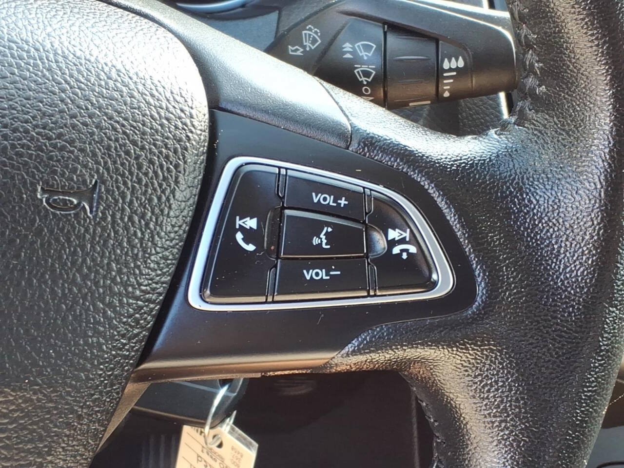 Used 2015 Ford Focus SE w/ SE Ecoboost Package FWD image 25