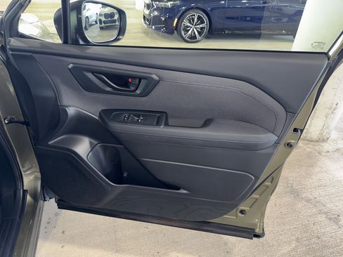 Used 2025 Subaru Forester Premium image 9