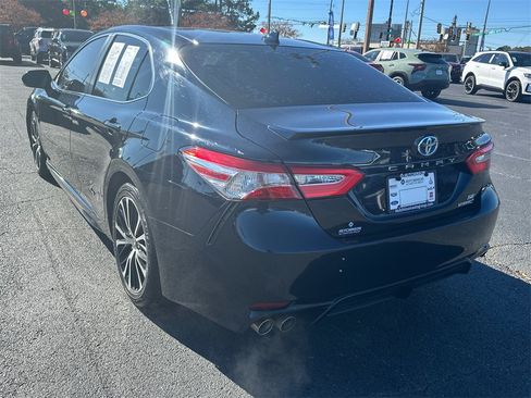 Used 2020 Toyota Camry SE image 5