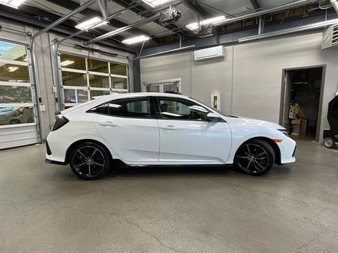 Used 2021 Honda Civic Sport Touring image 6