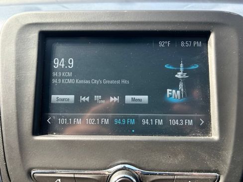 Used 2018 Chevrolet Equinox LT FWD image 26