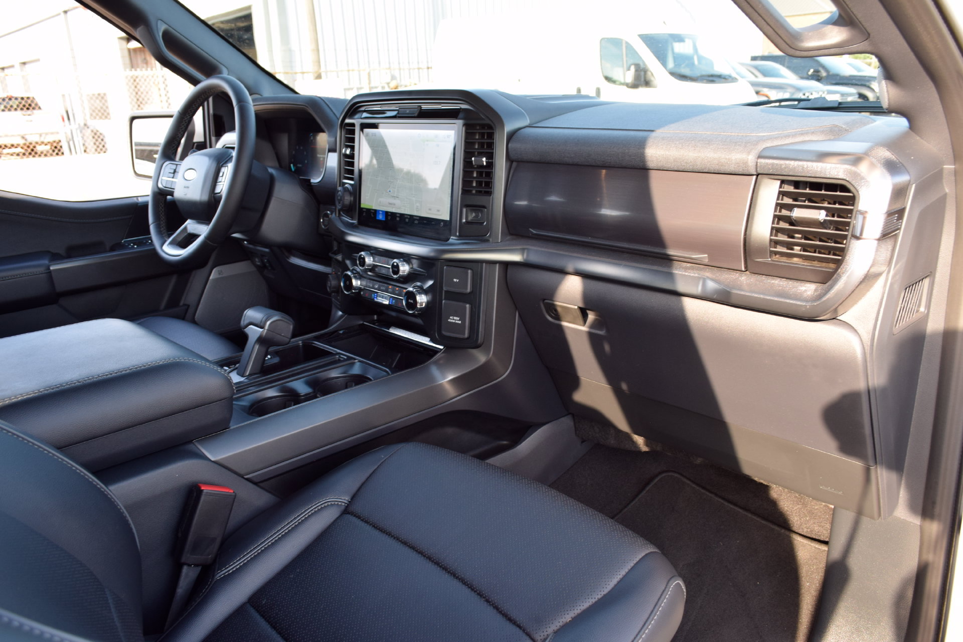 Used 2025 Ford F150 Lariat AWD/4WD image 24