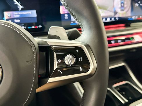 Used 2023 BMW 760i xDrive image 23