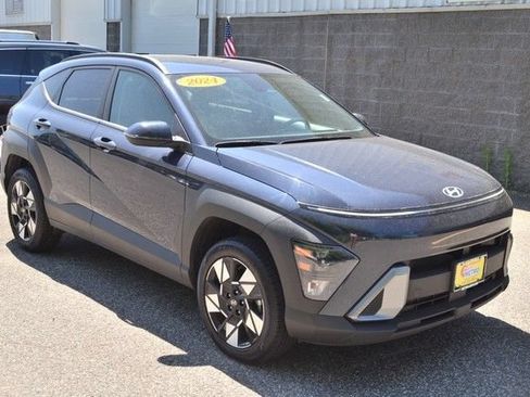 Used 2024 Hyundai Kona SEL AWD/4WD image 2