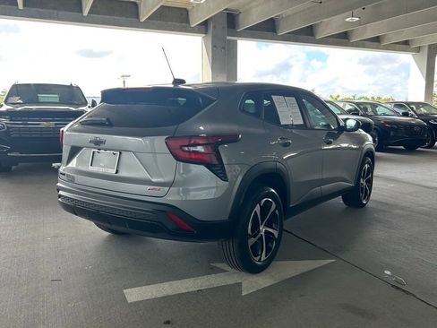 Used 2024 Chevrolet Trax RS w/ Driver Confidence Package image 5