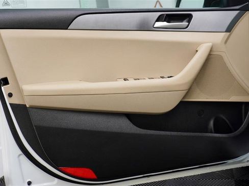 Used 2018 Hyundai Sonata SE FWD image 24