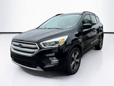 Used 2017 Ford Escape SE w/ SE Leather Comfort Package AWD/4WD image 3