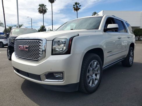 Used 2015 GMC Yukon Denali w/ Premium Package image 2