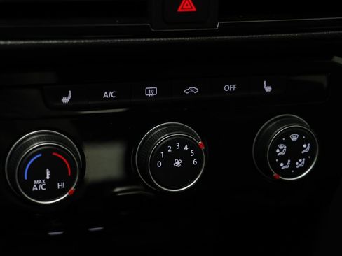 Used 2023 Volkswagen Taos SE image 10