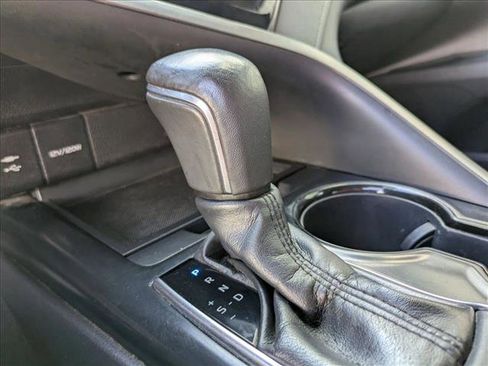 Used 2019 Toyota Camry SE image 12