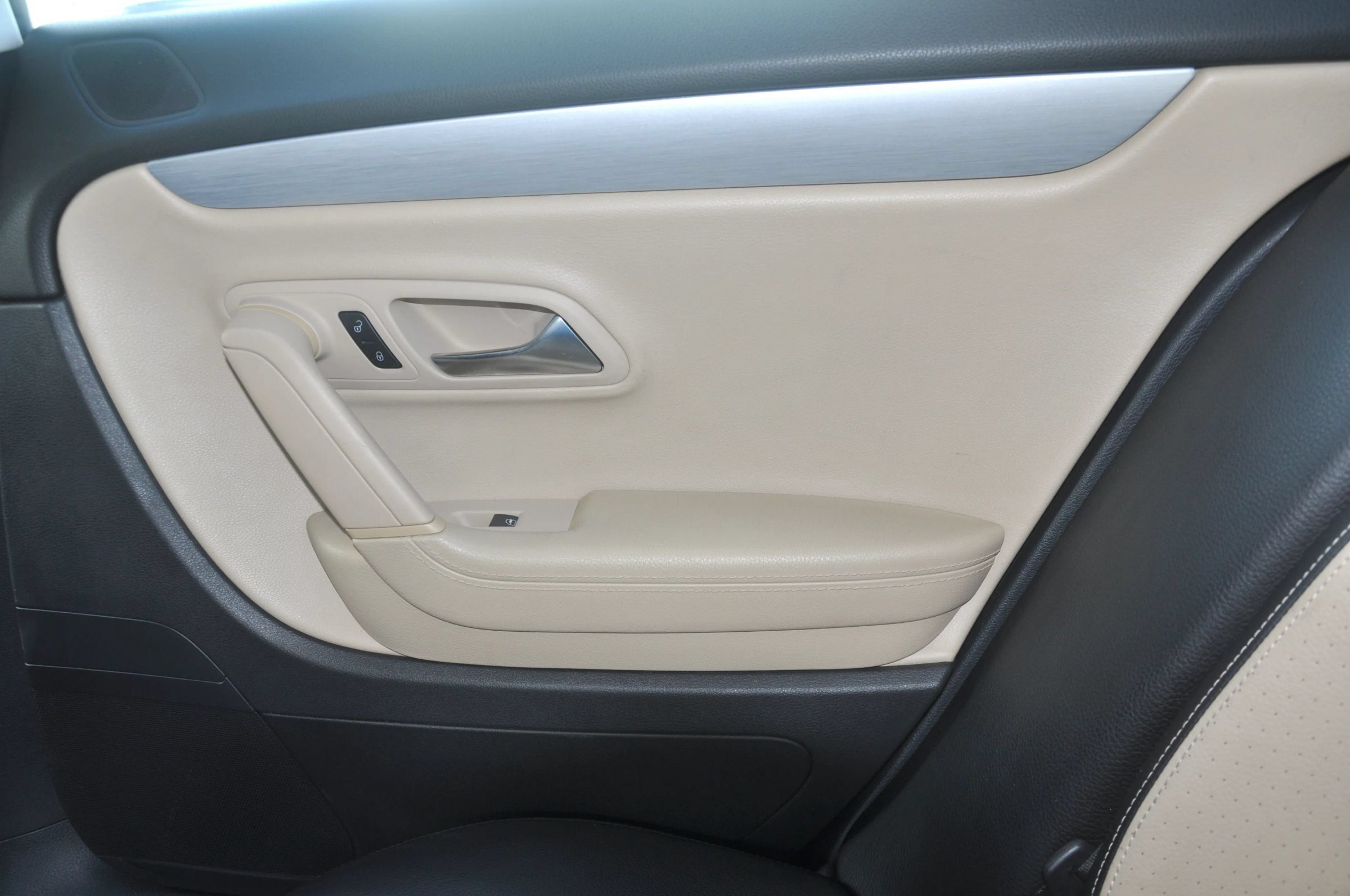 Used 2013 Volkswagen CC Sport FWD image 18