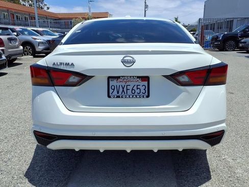 Used 2025 Nissan Altima 2.5 SV FWD image 20
