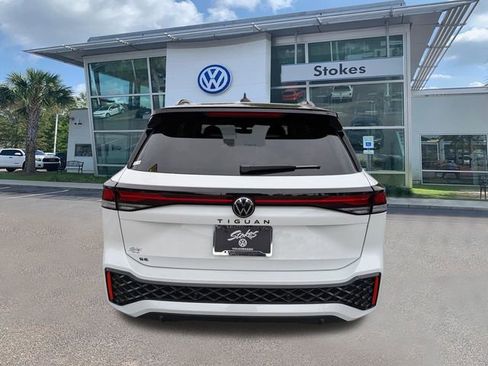 New 2026 Volkswagen Tiguan SE R-Line FWD image 5