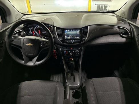 Used 2019 Chevrolet Trax LS FWD image 10