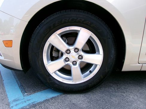 Used 2011 Chevrolet Cruze LT image 9