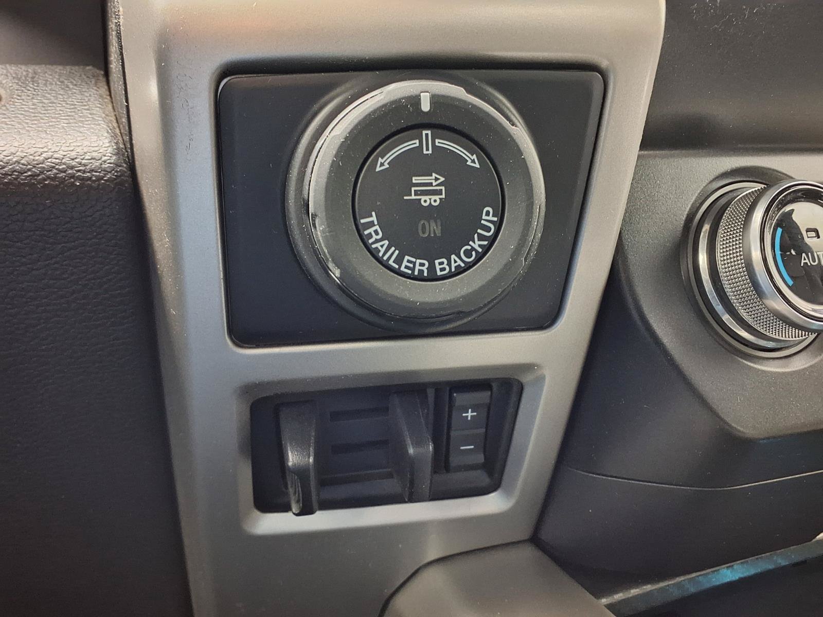 Used 2019 Ford F150 Lariat w/ Equipment Group 502A Luxury AWD/4WD image 26