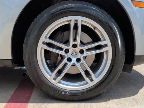 Used 2020 Porsche Macan AWD/4WD image 12