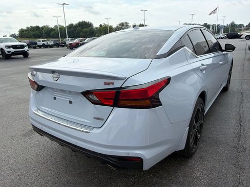 Used 2023 Nissan Altima 2.5 SR w/ SR Premium Package AWD/4WD image 4