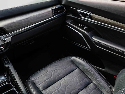 Certified 2022 Kia Telluride SX w/ SX Prestige Package AWD/4WD image 18