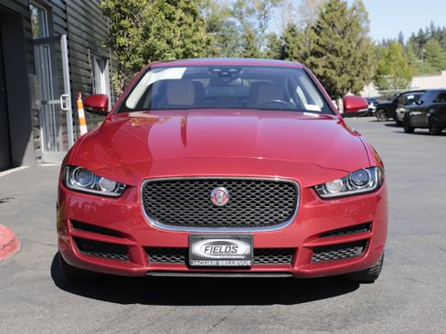 Used 2017 Jaguar XE Premium AWD/4WD image 4