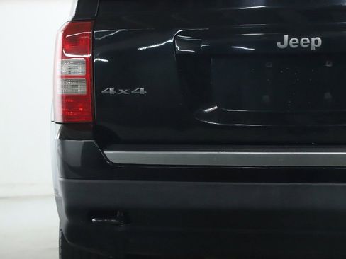 Used 2016 Jeep Patriot Sport w/ Power Value Group AWD/4WD image 40