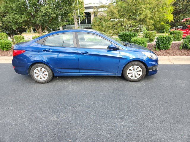 Used 2016 Hyundai Accent SE w/ Option Group 02 FWD image 6