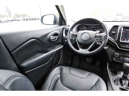 Used 2021 Jeep Cherokee Latitude Lux w/ Comfort/Convenience Group image 6