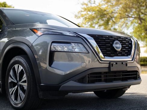 Used 2023 Nissan Rogue SV AWD/4WD image 3