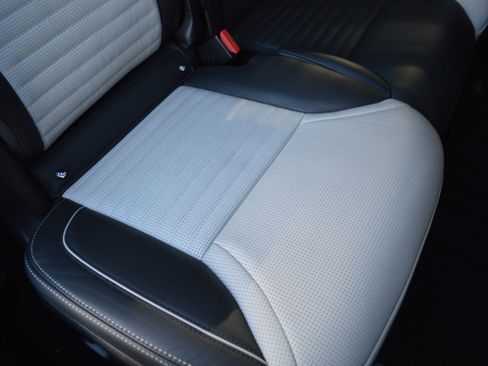 Used 2021 Land Rover Discovery HSE R-Dynamic image 31