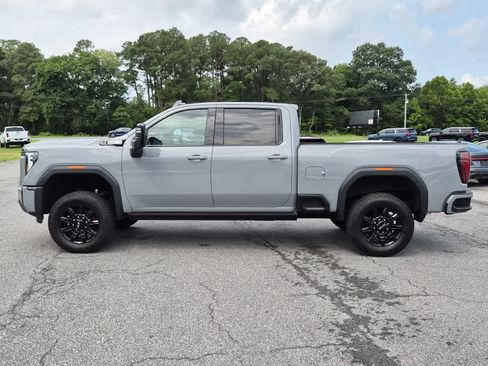 Used 2024 GMC Sierra 2500 AT4 w/ AT4 Premium Plus Package AWD/4WD image 7