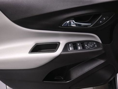 Used 2019 Chevrolet Equinox LS w/ LS Convenience Package FWD image 13
