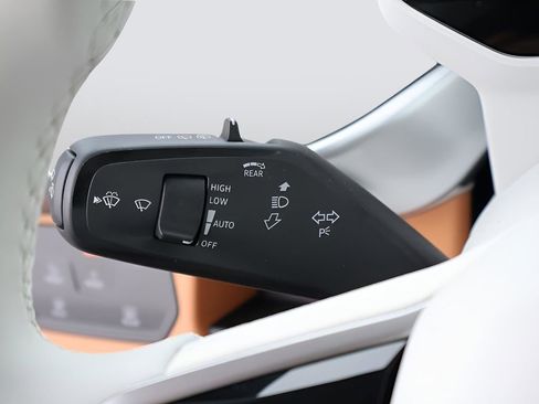 New 2025 Volkswagen ID. Buzz 1st Edition image 41