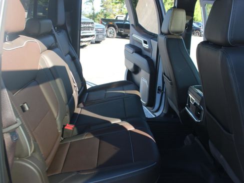 Used 2025 GMC Sierra 1500 Denali w/ Technology Package AWD/4WD image 37