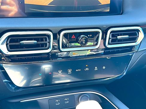 New 2026 Nissan Sentra SR w/ Floor Mat Package image 23