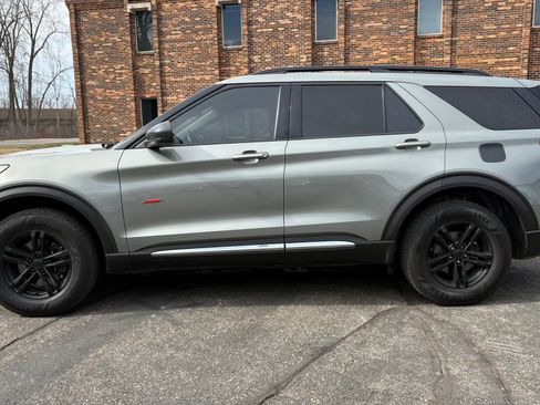 Used 2020 Ford Explorer XLT AWD/4WD image 5